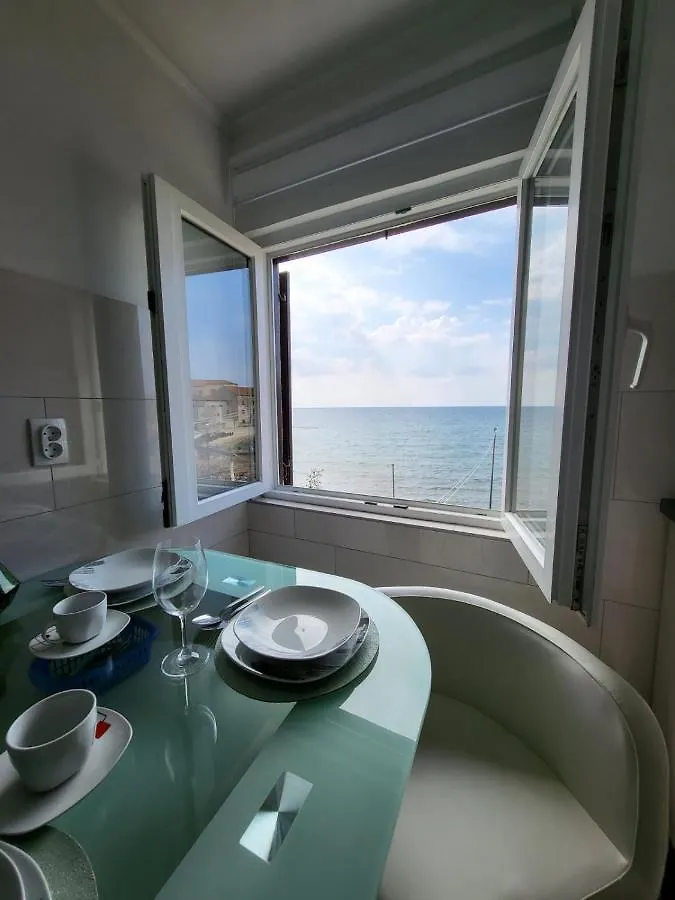Apartman Dora With Sea View And Terrace Umag