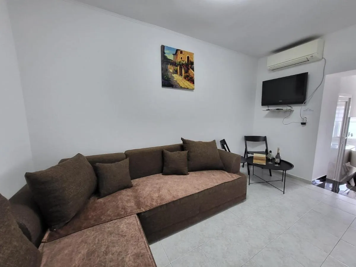 Apartman Dora With Sea View And Terrace Umag 0*,