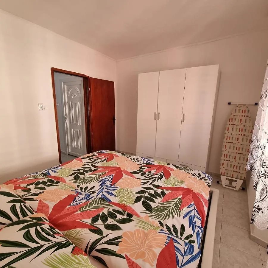 Apartman Dora With Sea View And Terrace Umag Apartment