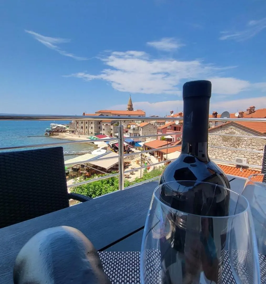 Apartman Dora With Sea View And Terrace Umag Apartment
