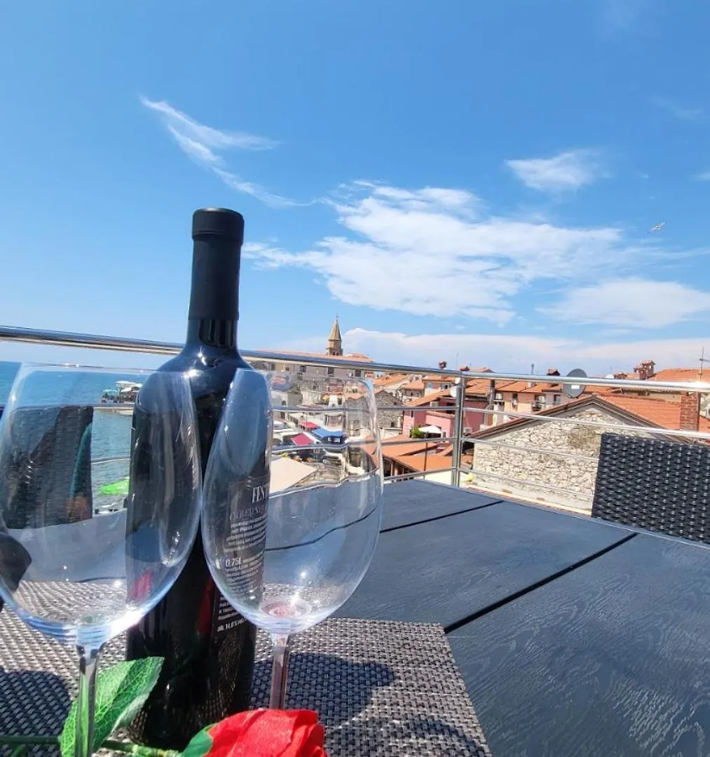 Apartment Apartman Dora With Sea View And Terrace Umag